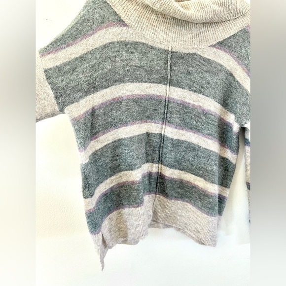 Heartloom Portia Cowl Neck Knit Striped Sweater Size Medium - Picture 5 of 10